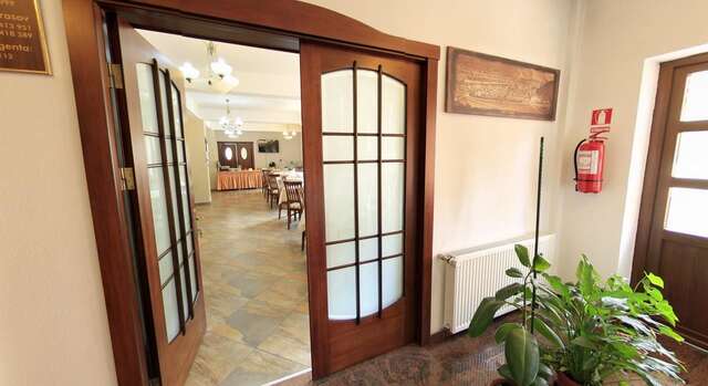 Гостевой дом Pension Deutsches Haus Брашов-13